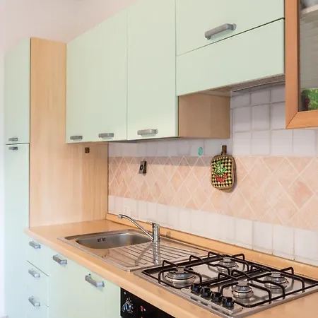 Re - Osala - 800 M Dal Mare *